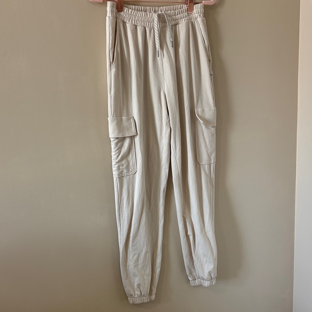 Vuori Cream Cargo Jogger Pants